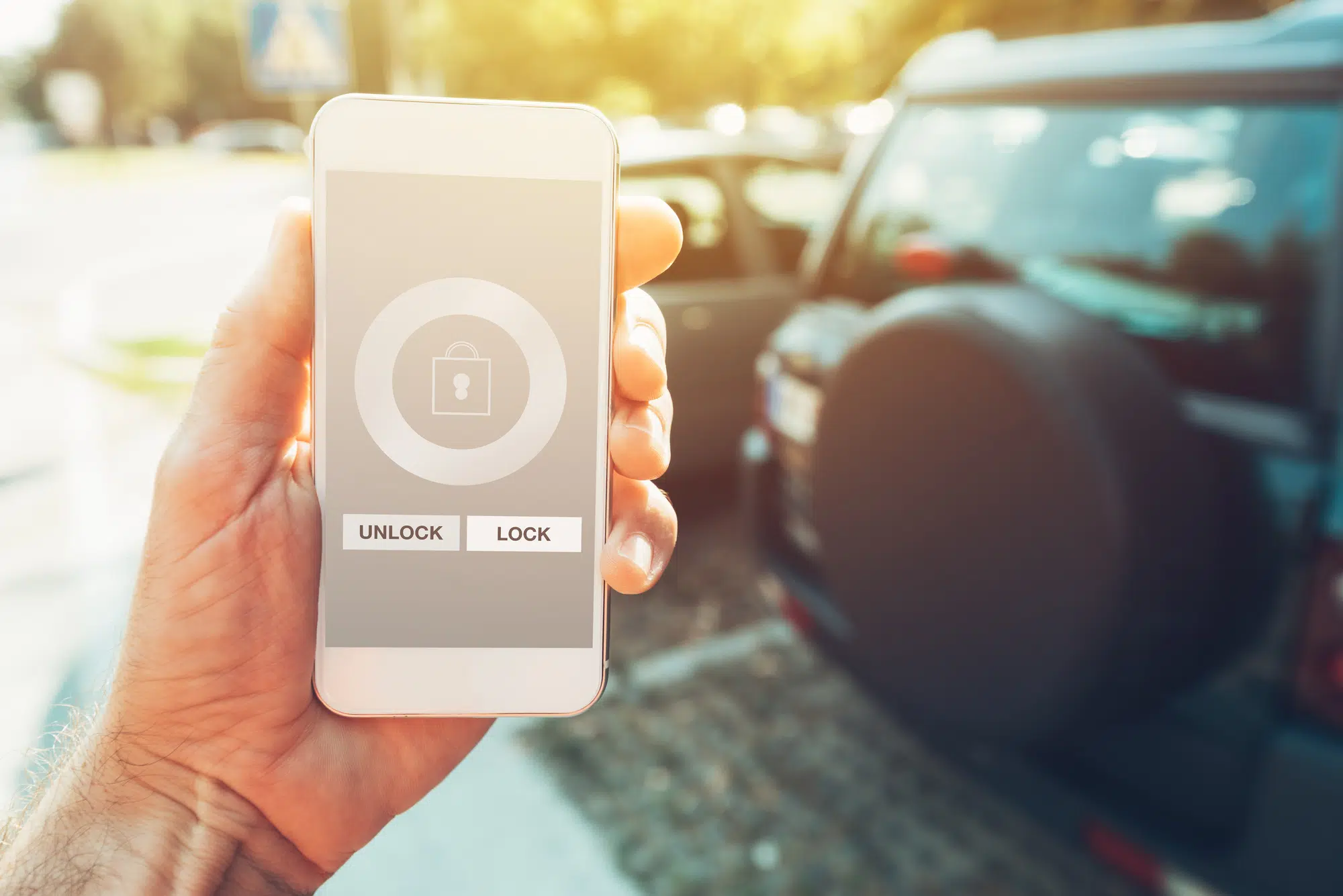 How to open the car with the mobile phone: the apps to install