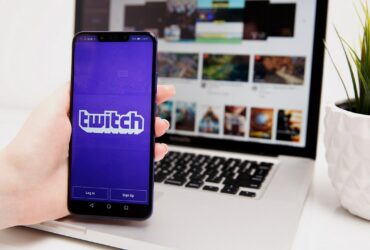 Twitch testa un feed verticale in stile TikTok thumbnail