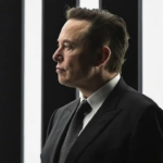 Elon Musk promette di pagare le spese legali dei licenziati per un tweet thumbnail