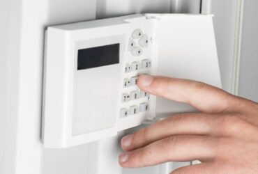 Philips Hue per la sicurezza domestica: illuminazione intelligente, sensori e videocamere thumbnail