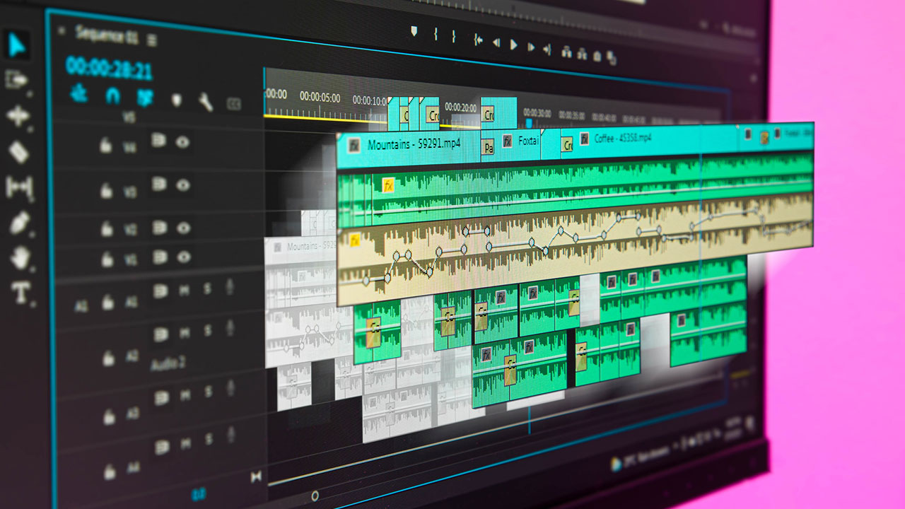 Adobe Premiere Pro sempre più intelligente: addio ai riempitivi e ai rumori di fondo thumbnail