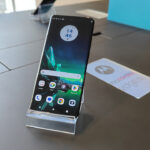 Motorola aggiorna la sua linea con un tocco di blu thumbnail