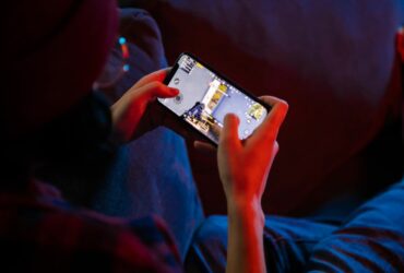 Atom è il nuovo controller da gaming di Turtle Beach compatibile con iPhone thumbnail