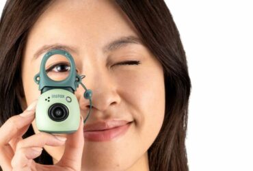INSTAX Pal è una mini fotocamera digitale che si connette allo smartphone thumbnail