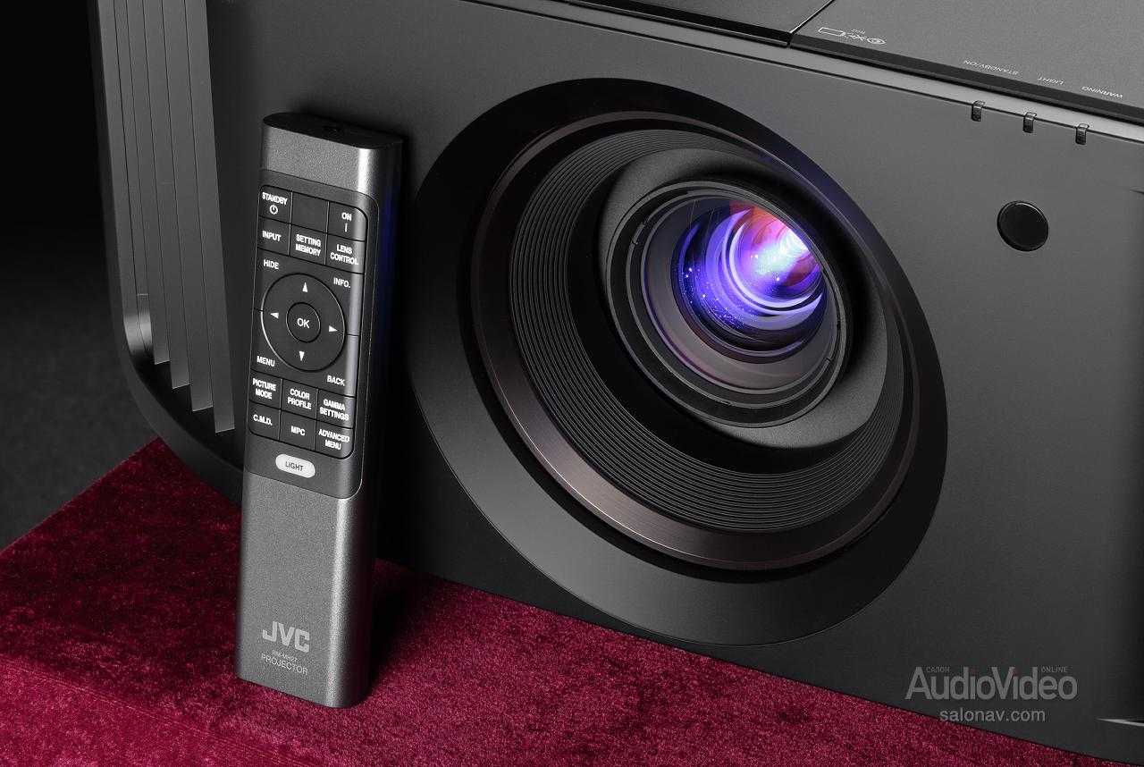 JVC participates in Sintonie Audio Video Expo with the DLA-NZ7 and RS2100 projectors