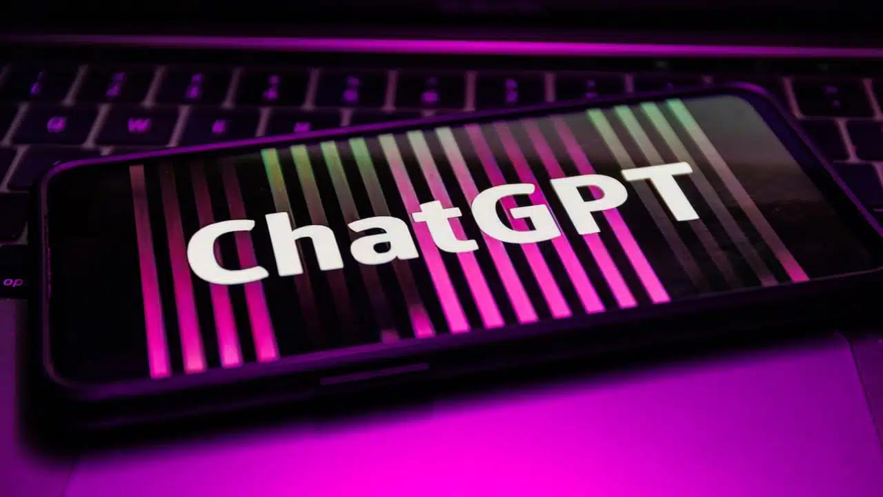 ChatGPT Vision arriva in Italia, tra entusiasmi e timori: cos’è e chi può usarlo thumbnail