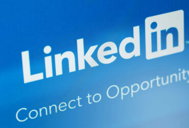 Il social network per trovare lavoro, LinkedIn, licenzia quasi 700 dipendenti thumbnail