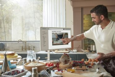 LG StanbyME, arriva in Italia lo smart display trasportabile thumbnail