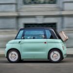 La Fiat Topolino in pieno stile Dolce Vita a EICMA 2023: elettrica, agile e sostenibile thumbnail