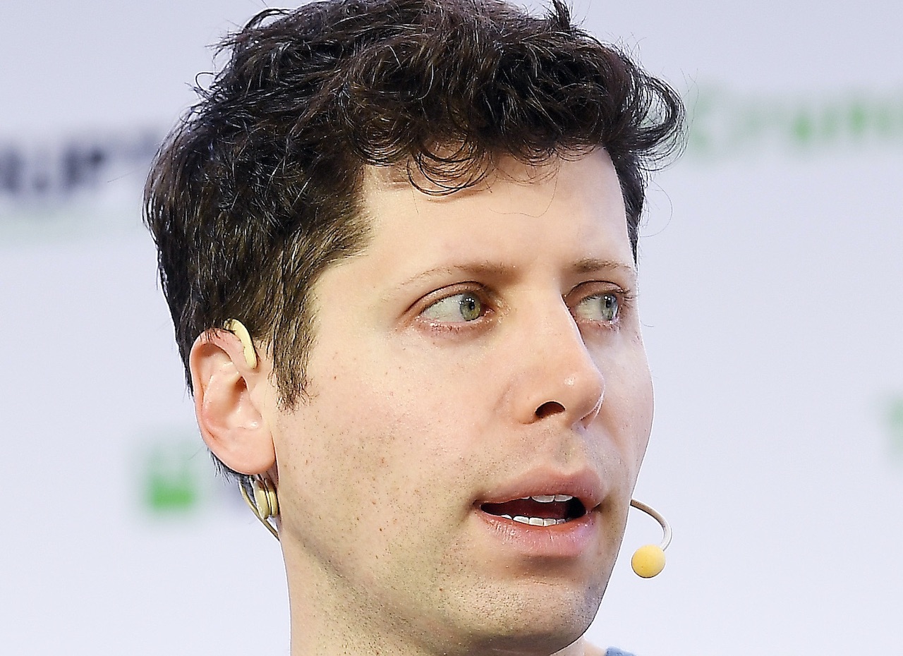 500 dipendenti di OpenAI su 700 in rivolta: rivogliono Sam Altman thumbnail