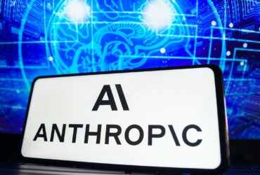 Anthropic annuncia il chatbot Claude 2.1, due volte più potente di GPT-4 Turbo thumbnail