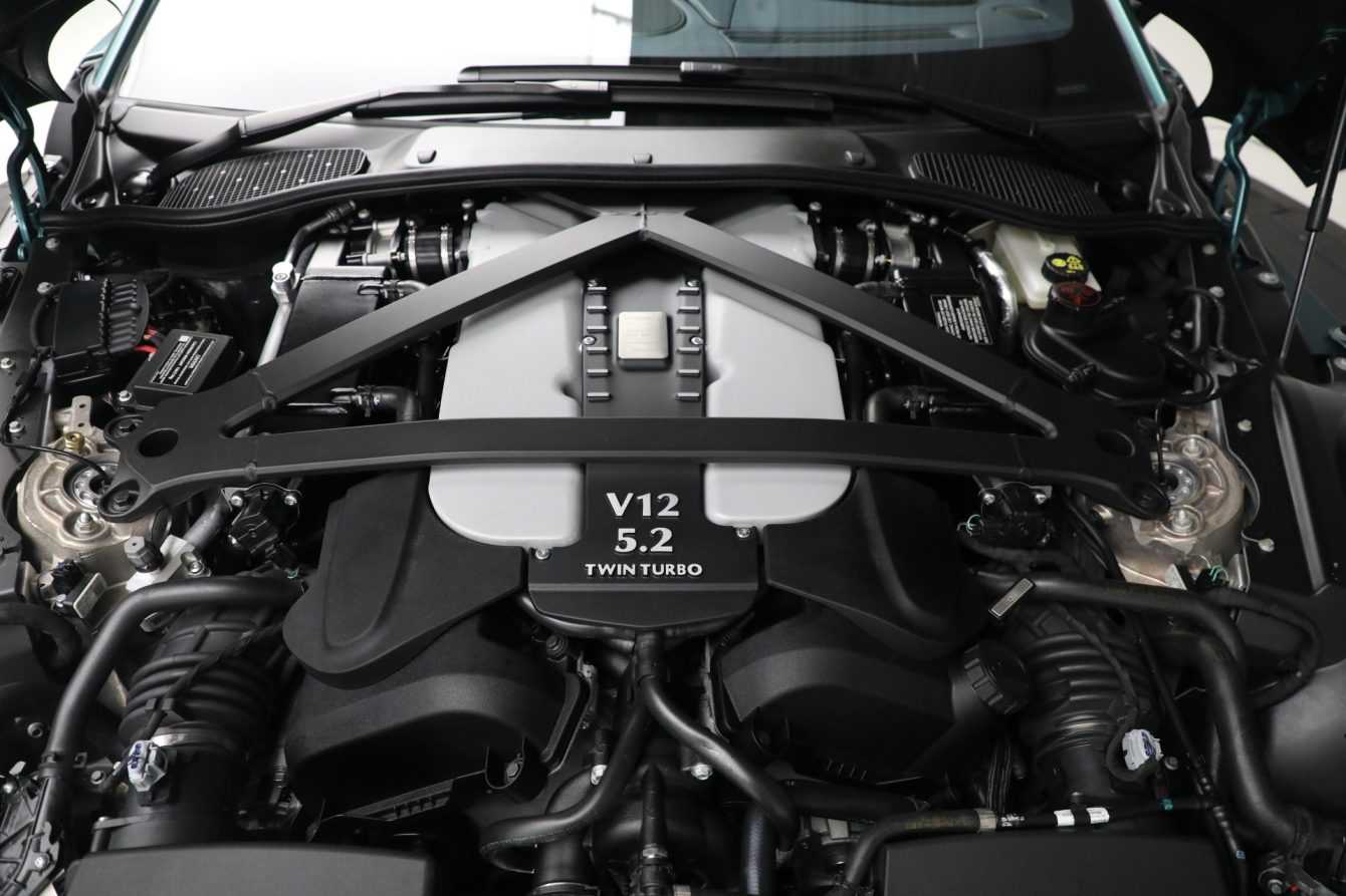 Aston Martin V12: Die Another Day!