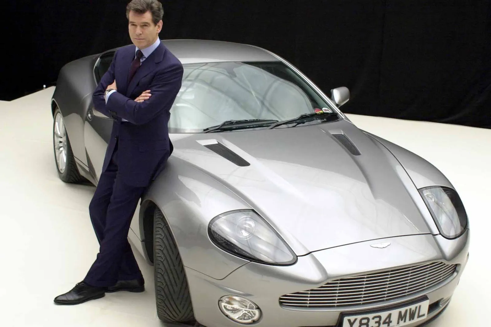 Aston Martin V12: Die Another Day!