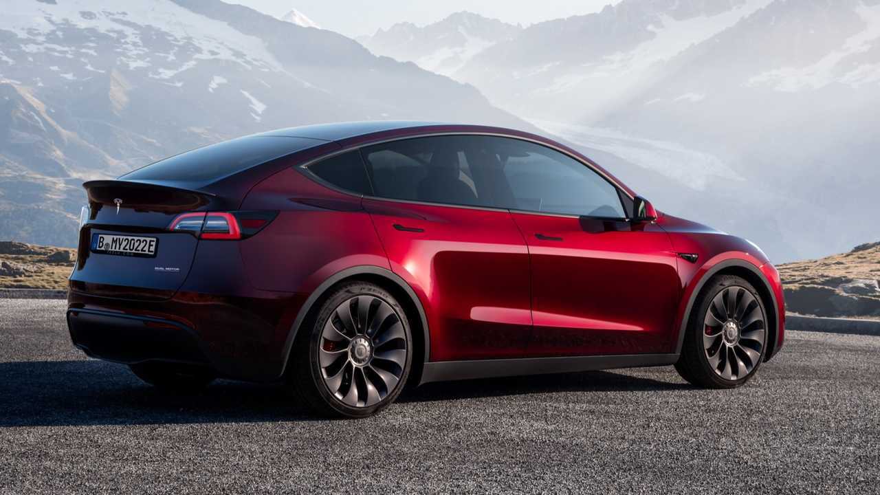 Tesla Model Y, Europe chooses it