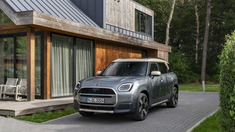 New MINI Countryman, new design and efficient driving