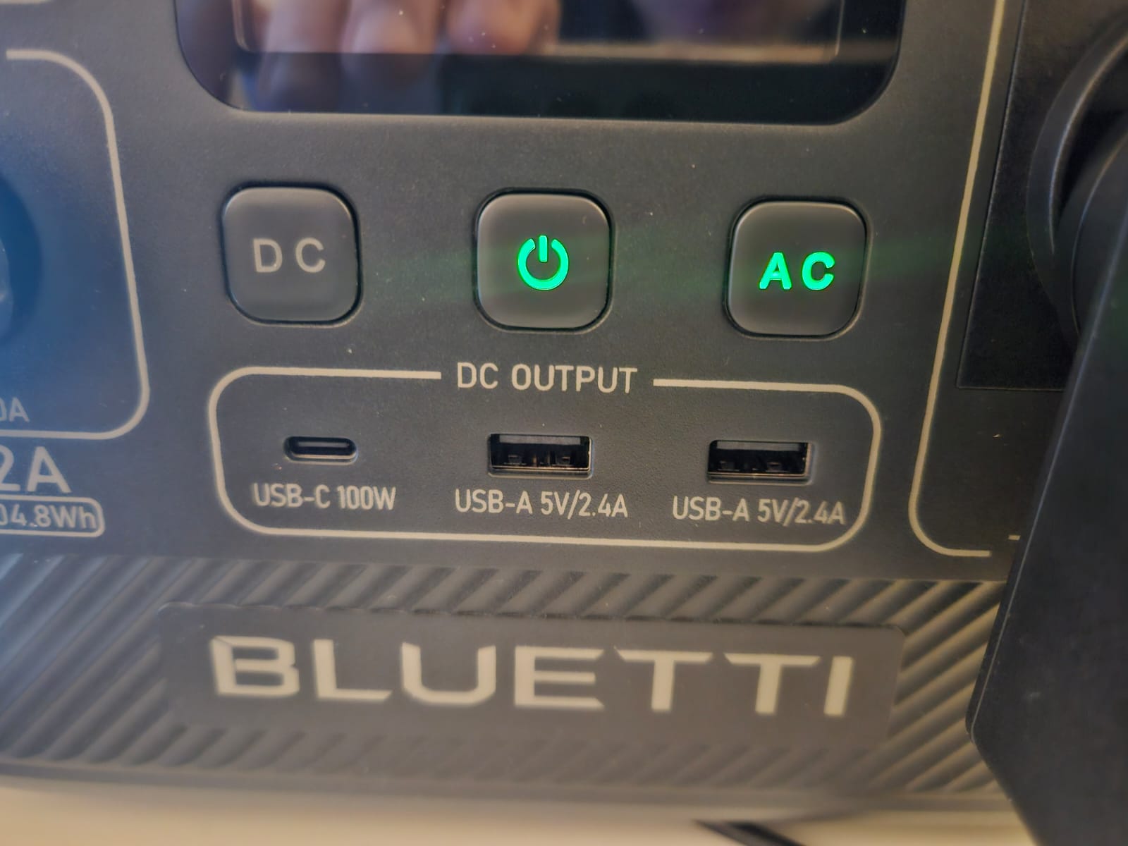 Bluetti AC2A review: compact and easy to handle