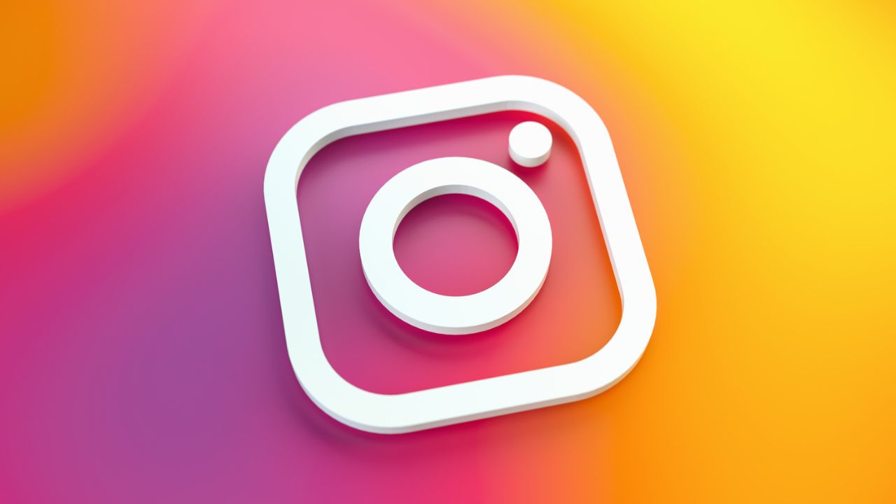 Instagram permetterà di condividere i profili nelle Storie thumbnail