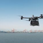 DJI presenta FlyCart 30: un drone che promette di rivoluzionare le consegne aeree thumbnail