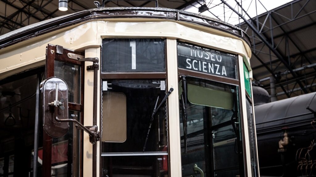 tram Trolleys at the Science Museum min