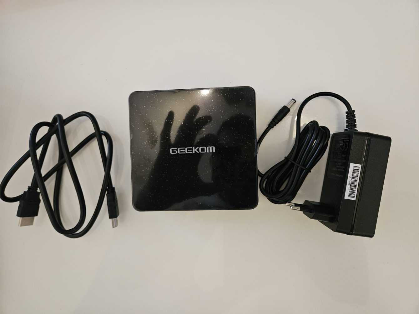 Geekom MiniAir12 review: compact and high-performance for the office