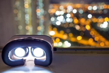 Usi gli occhiali e ti piacciono i giochi in VR? Potrebbe non essere più un problema thumbnail