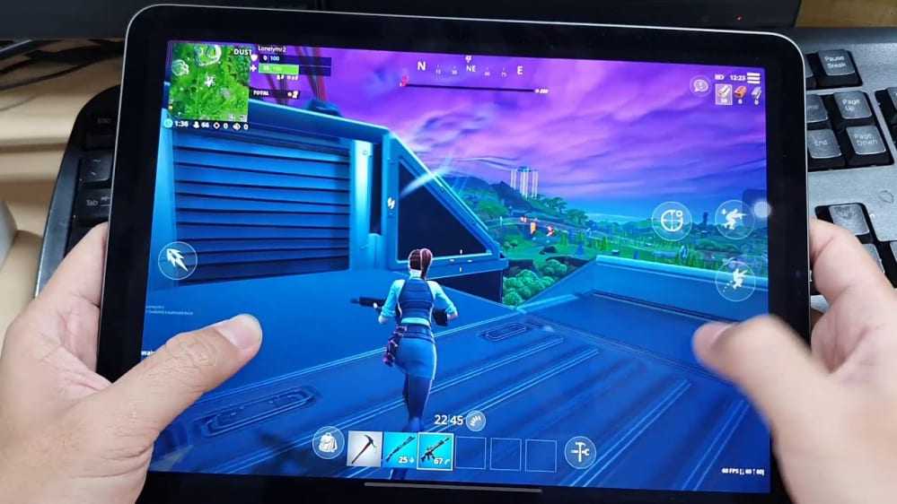 How to see ping in Fortnite?