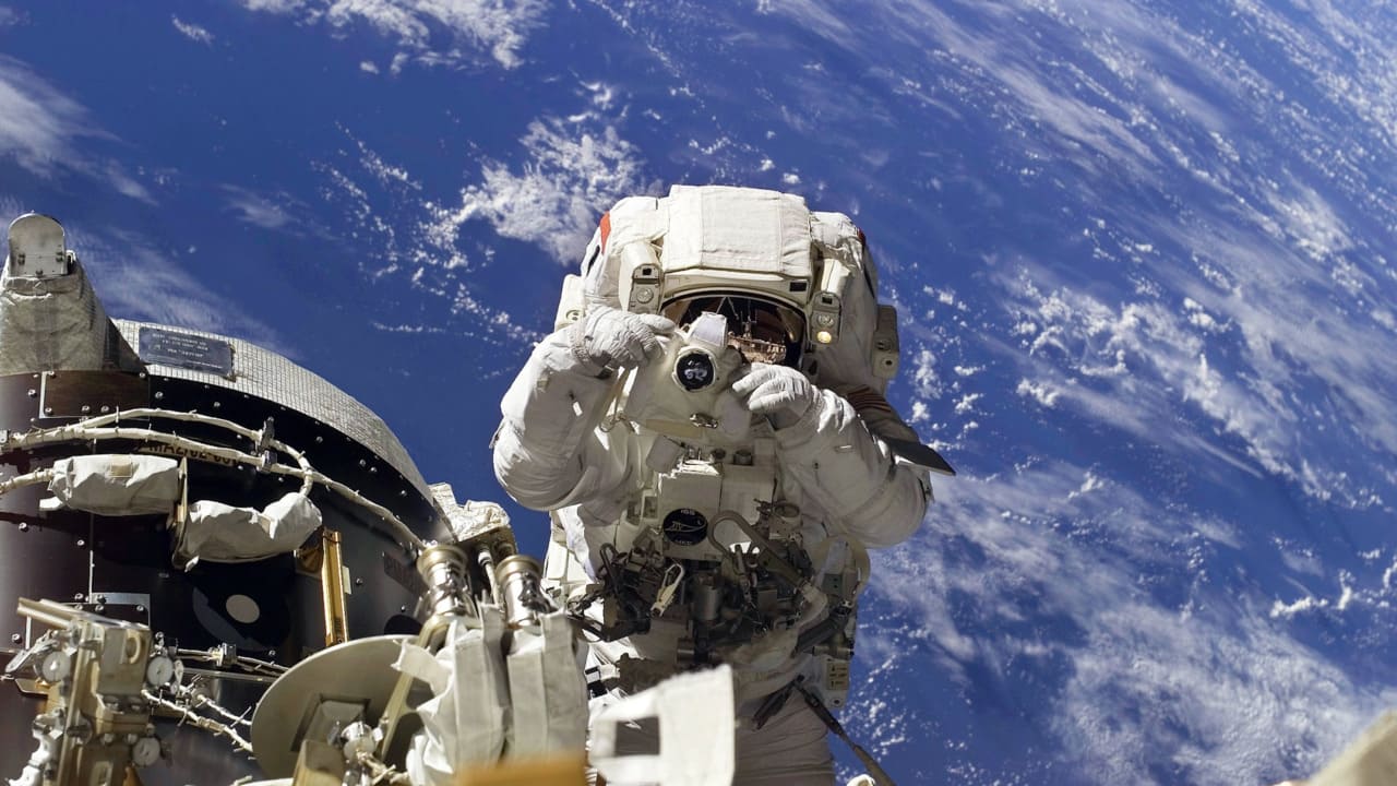 Nikon Z 9: la fotocamera mirrorless a bordo della Stazione Spaziale Internazionale thumbnail