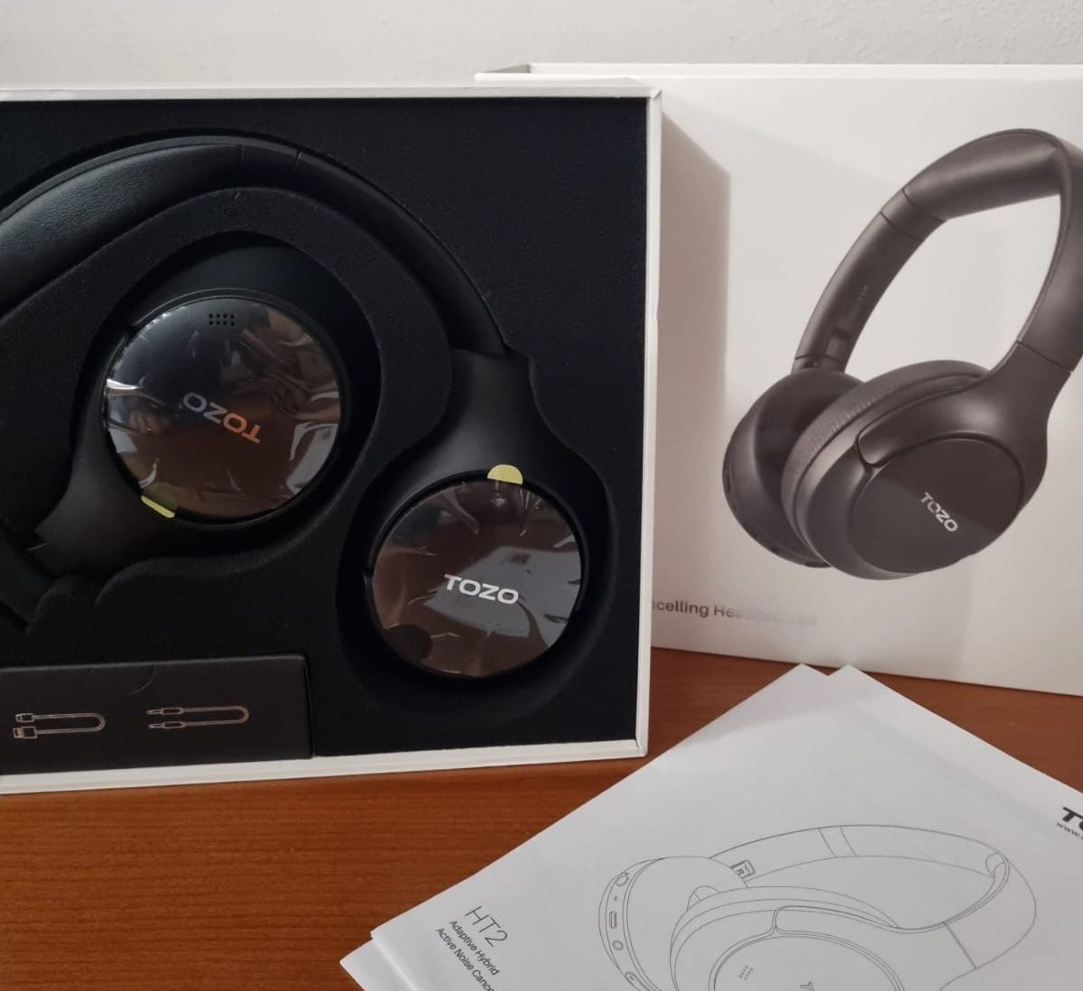 Tozo HT2 review: the new and versatile hybrid headphones with N/C