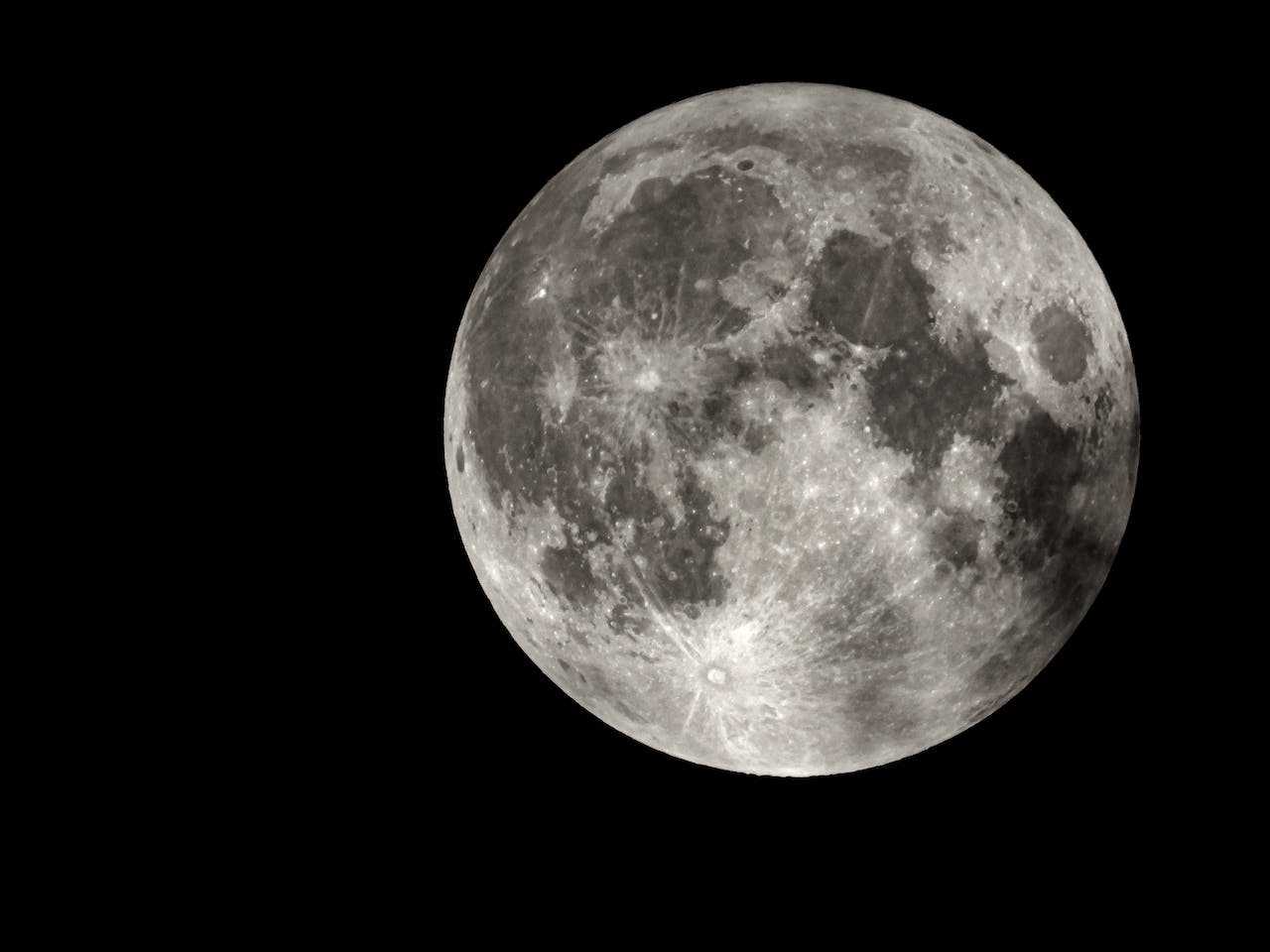 How to photograph the moon: the guide in 5 tips