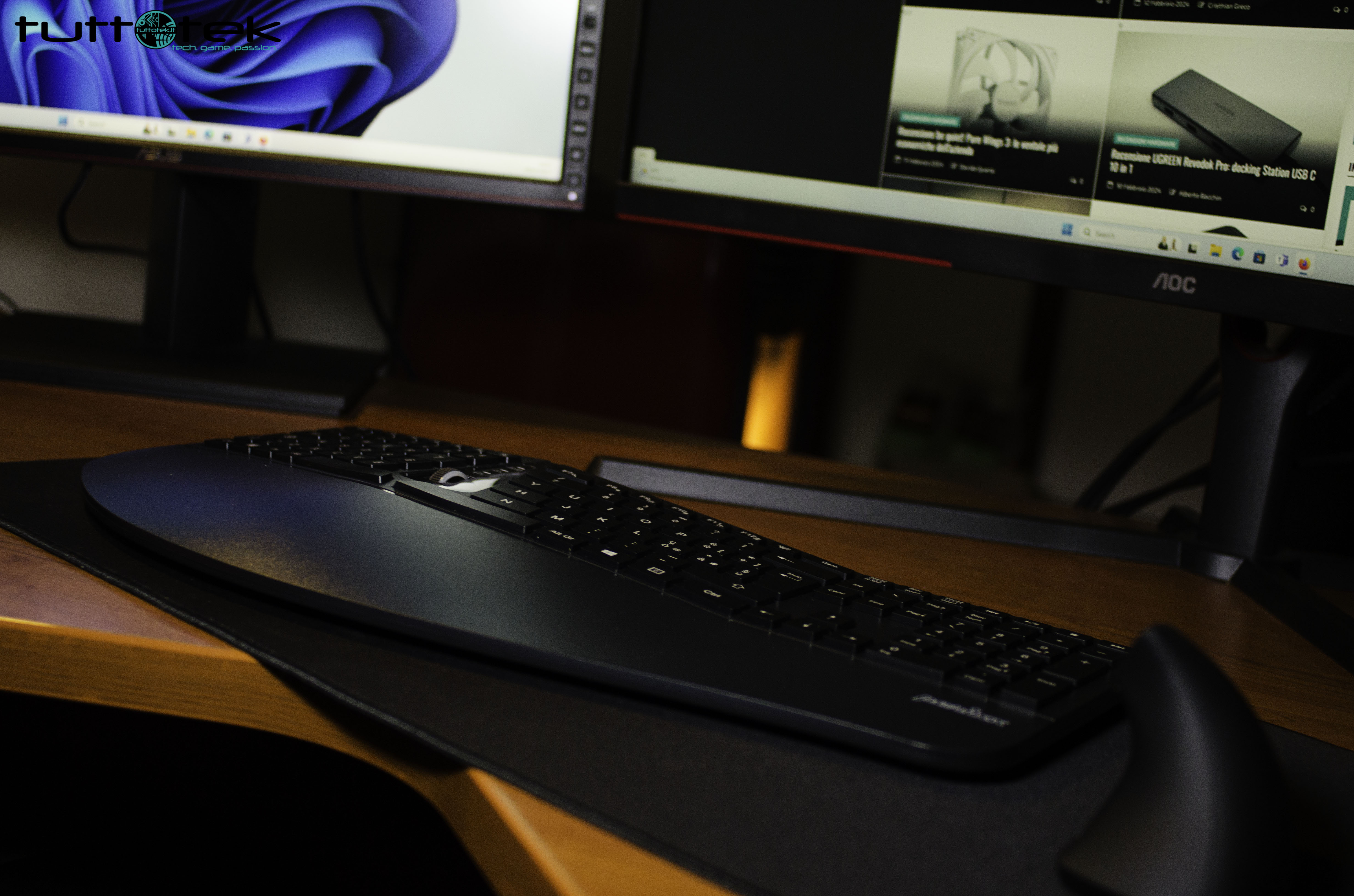 Perixx PERIDUO-605 review: ergonomic keyboard and unique vertical mouse kit!