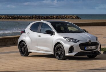 Mazda2 Hybrid si aggiorna: il test drive e le novità della city car thumbnail