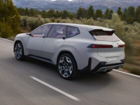 BMW svela il future delle auto elettriche: presentata la Neue Klasse X thumbnail